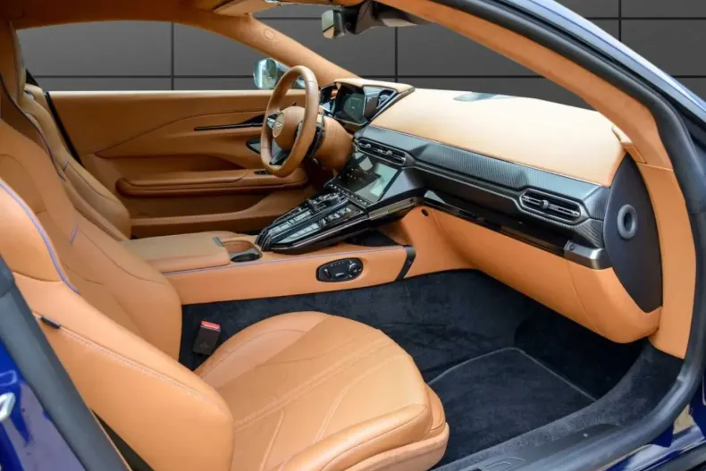 Aston Martin V8 Vantage din 2024 cu 10.499 km - oferta AST172664 - foto 16