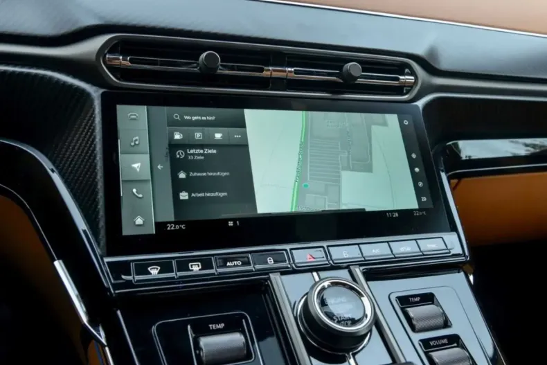 Aston Martin V8 Vantage din 2024 cu 10.499 km - oferta AST172664 - foto 21