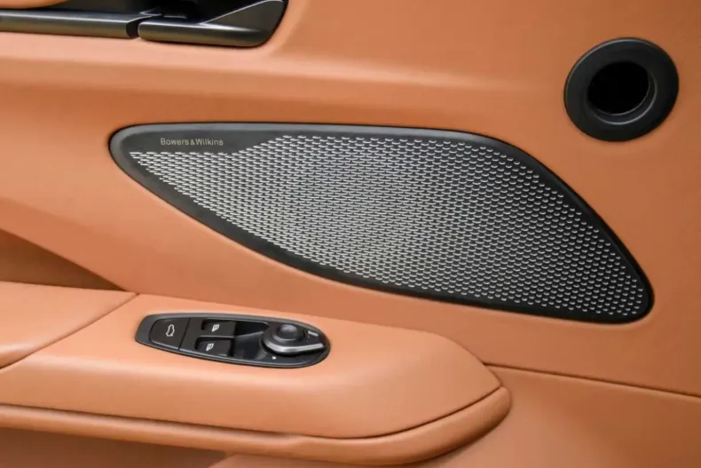 Aston Martin V8 Vantage din 2024 cu 10.499 km - oferta AST172664 - foto 27