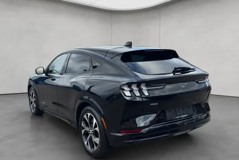 Ford Mustang Mach-E din 2022 cu 46.082 km - oferta FOR172668 - foto 3