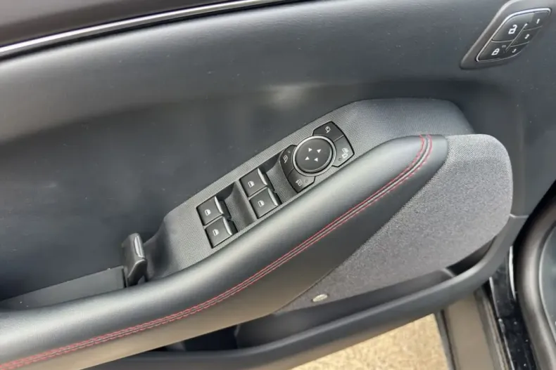 Ford Mustang Mach-E din 2022 cu 46.082 km - oferta FOR172668 - foto 11