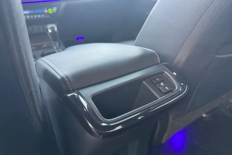 Toyota Hilux din 2024 cu 25.190 km - oferta TOY172669 - foto 20