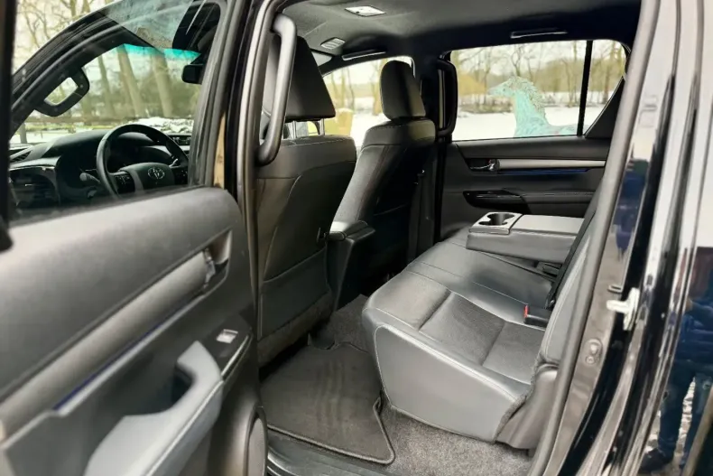 Toyota Hilux din 2024 cu 42.987 km - oferta TOY172674 - foto 14