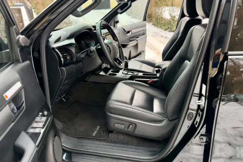 Toyota Hilux din 2024 cu 42.987 km - oferta TOY172674 - foto 25