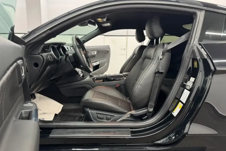 Ford Mustang din 2022 cu 37.810 km - oferta FOR172679 - foto 17