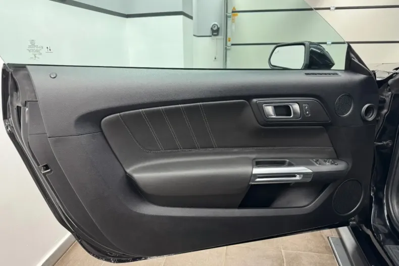 Ford Mustang din 2022 cu 37.810 km - oferta FOR172679 - foto 20