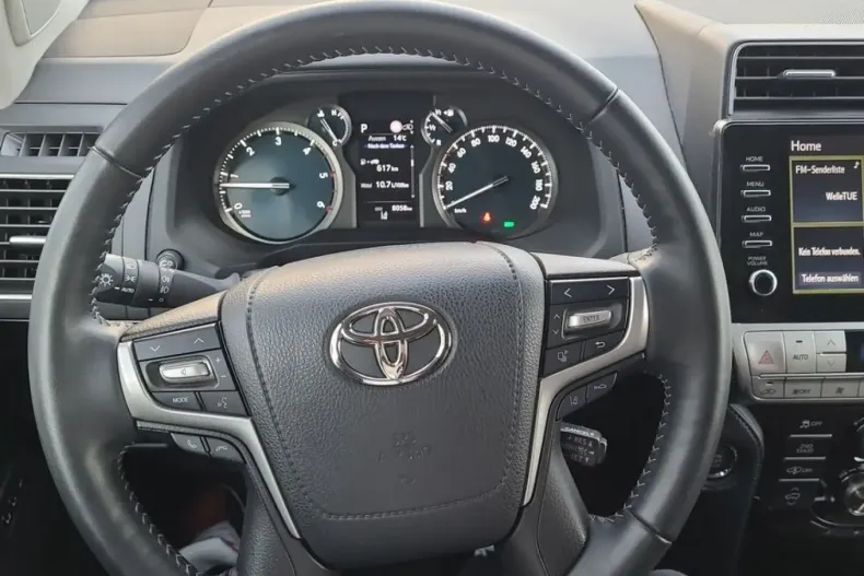 Toyota Land Cruiser din 2023 cu 8.058 km - oferta TOY172686 - foto 11