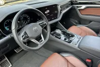 Volkswagen Touareg din 2023 cu 29.987 km - oferta VOL172720 - foto 2