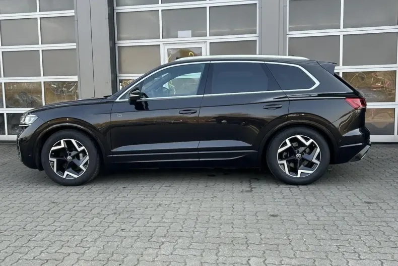 Volkswagen Touareg din 2023 cu 29.987 km - oferta VOL172720 - foto 4