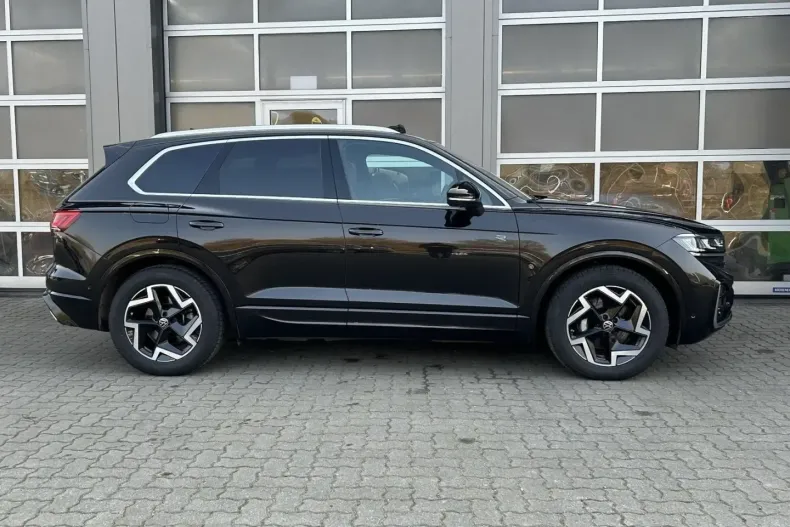 Volkswagen Touareg din 2023 cu 29.987 km - oferta VOL172720 - foto 7