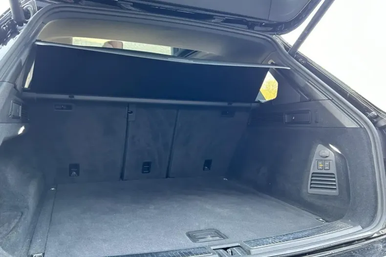 Volkswagen Touareg din 2023 cu 29.987 km - oferta VOL172720 - foto 17