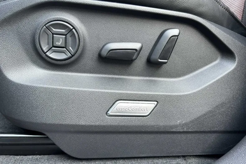 Volkswagen Touareg din 2023 cu 29.987 km - oferta VOL172720 - foto 21