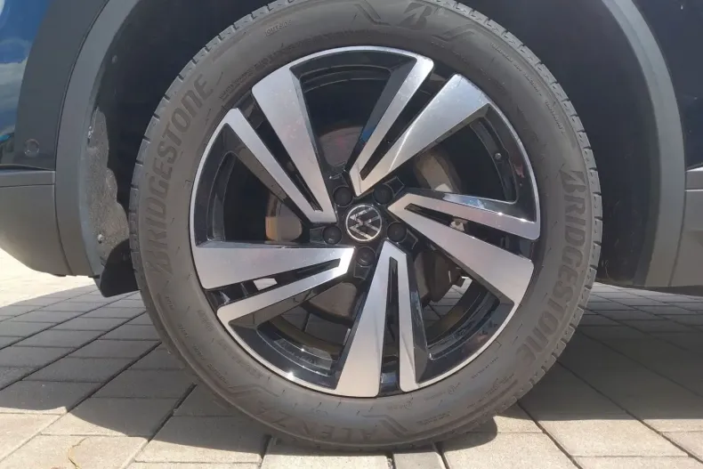 Volkswagen Touareg din 2022 cu 45.200 km - oferta VOL172726 - foto 8