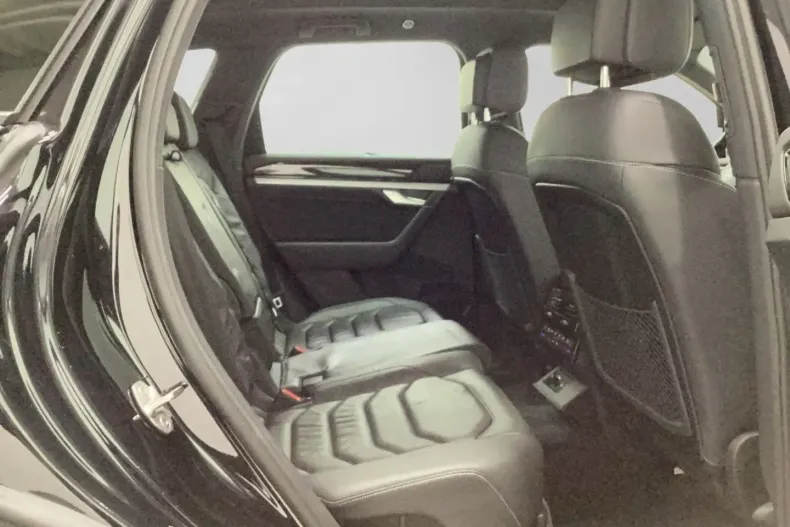 Volkswagen Touareg din 2022 cu 70.641 km - oferta VOL172727 - foto 5