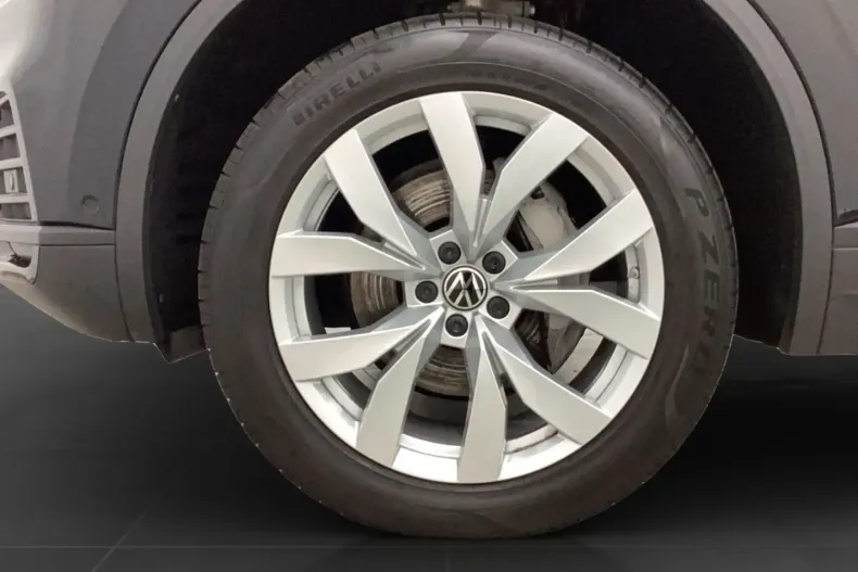 Volkswagen Touareg din 2022 cu 70.641 km - oferta VOL172727 - foto 6