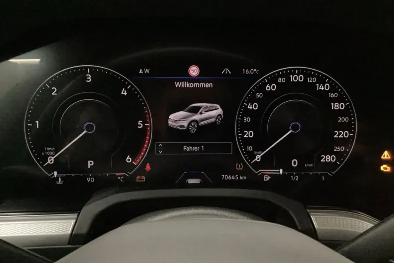 Volkswagen Touareg din 2022 cu 70.641 km - oferta VOL172727 - foto 9