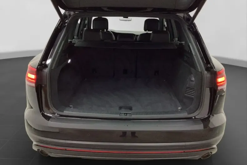 Volkswagen Touareg din 2022 cu 70.641 km - oferta VOL172727 - foto 16