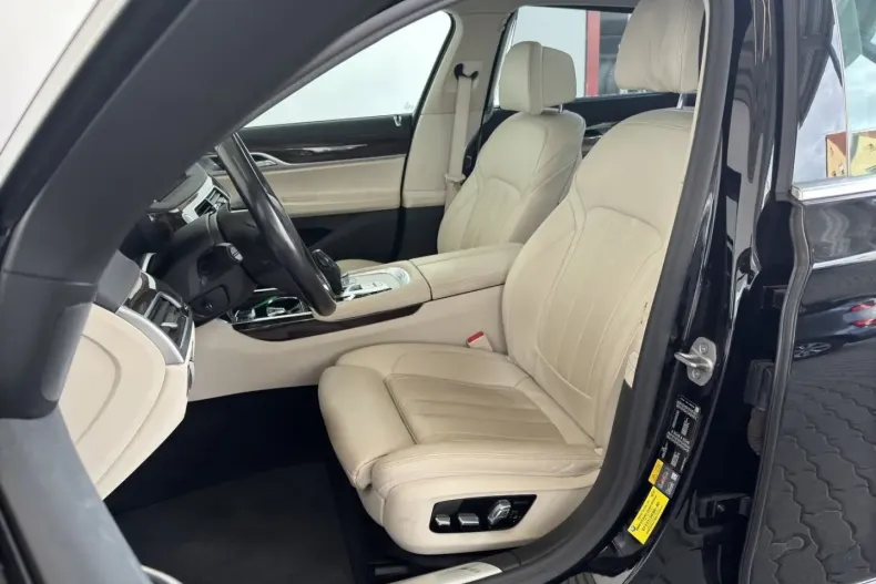 BMW 745 din 2021 cu 55.202 km - oferta BMW172730 - foto 8