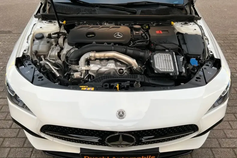 Mercedes-Benz CLA 250 din 2024 cu 9.481 km - oferta MER172735 - foto 5