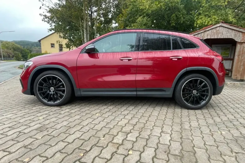 Mercedes-Benz GLA 220 din 2023 cu 39.300 km - oferta MER172739 - foto 4
