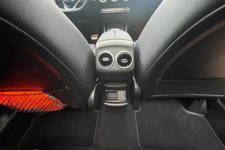 Mercedes-Benz GLA 220 din 2023 cu 39.300 km - oferta MER172739 - foto 35