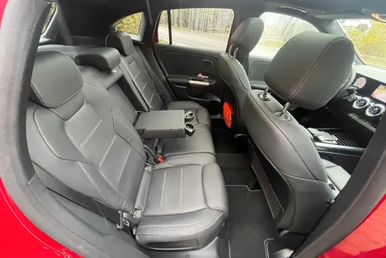 Mercedes-Benz GLA 220 din 2023 cu 39.300 km - oferta MER172739 - foto 36