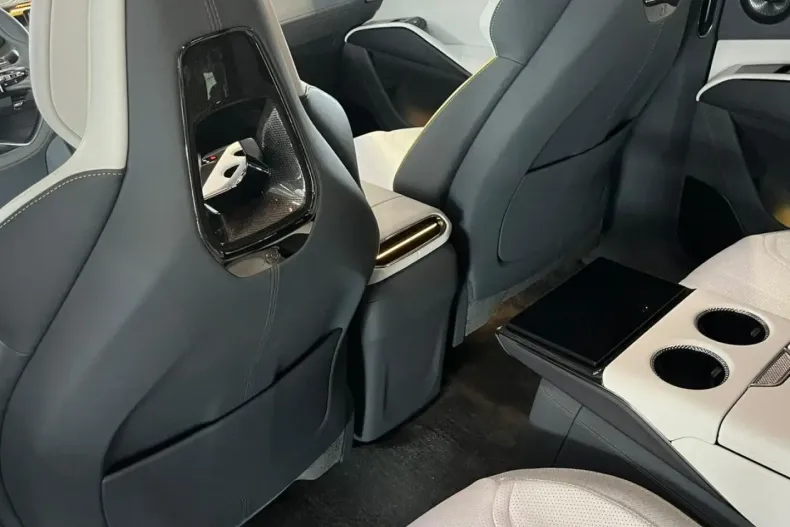 Lotus Eletre din 2025 cu 9.000 km - oferta LOT172740 - foto 10