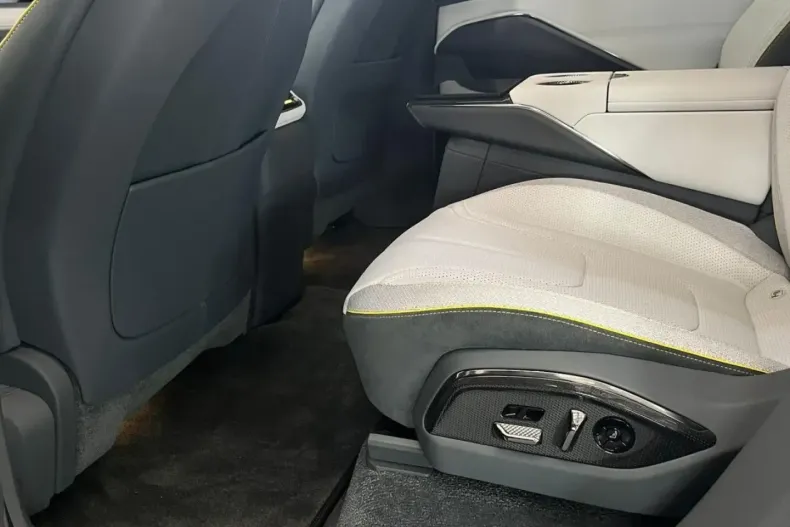 Lotus Eletre din 2025 cu 9.000 km - oferta LOT172740 - foto 11