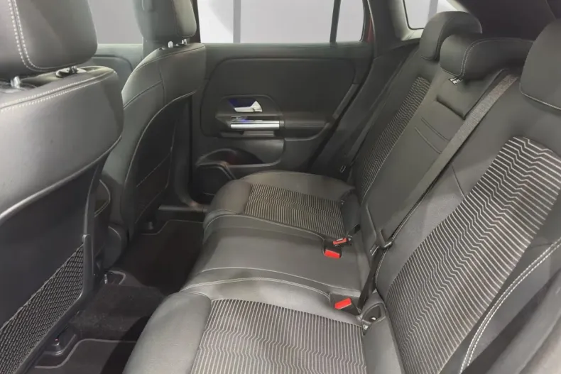 Mercedes-Benz EQA din 2021 cu 62.702 km - oferta MER172741 - foto 6