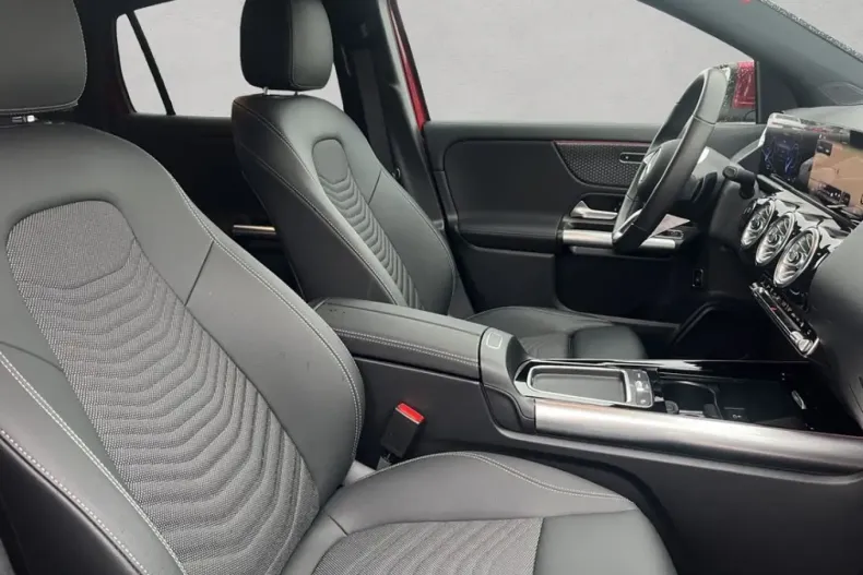 Mercedes-Benz EQA din 2024 cu 10.516 km - oferta MER172743 - foto 17