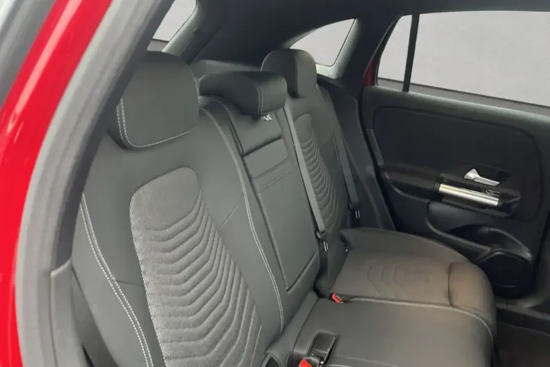 Mercedes-Benz EQA din 2024 cu 10.516 km - oferta MER172743 - foto 19