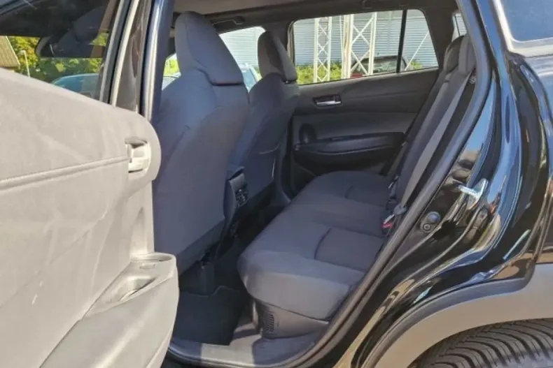 Toyota Corolla Cross din 2023 cu 48.887 km - oferta TOY172758 - foto 11