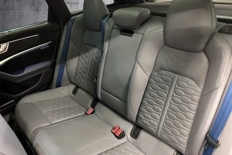 Audi RS6 din 2022 cu 49.150 km - oferta AUD172772 - foto 11