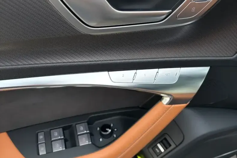 Audi RS6 din 2024 cu 45.000 km - oferta AUD172776 - foto 13