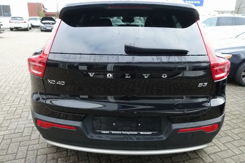 Volvo XC40 din 2025 cu 27.450 km - oferta VOL172780 - foto 3