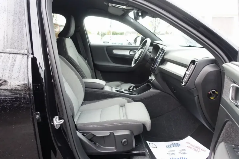 Volvo XC40 din 2025 cu 27.450 km - oferta VOL172780 - foto 14