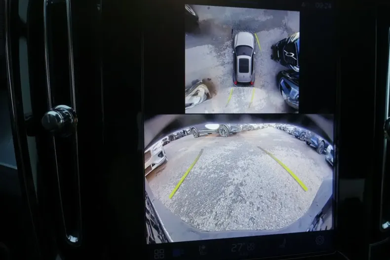 Volvo XC40 din 2025 cu 26.890 km - oferta VOL172781 - foto 17