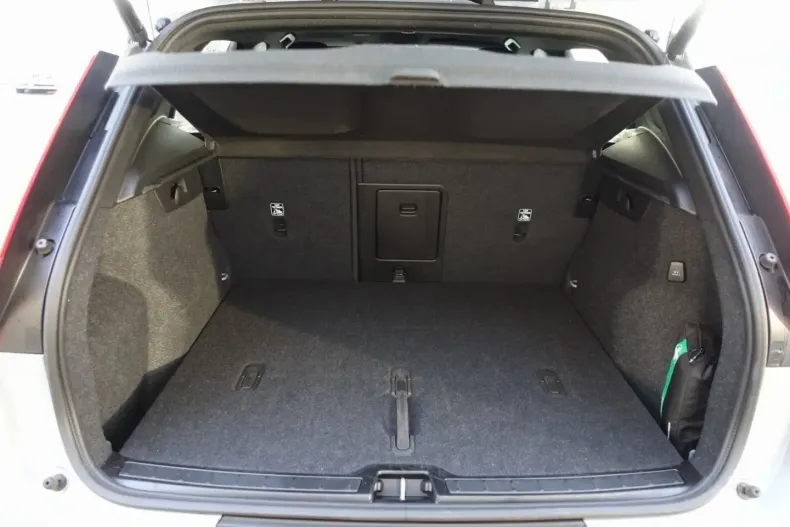 Volvo XC40 din 2025 cu 26.890 km - oferta VOL172781 - foto 21