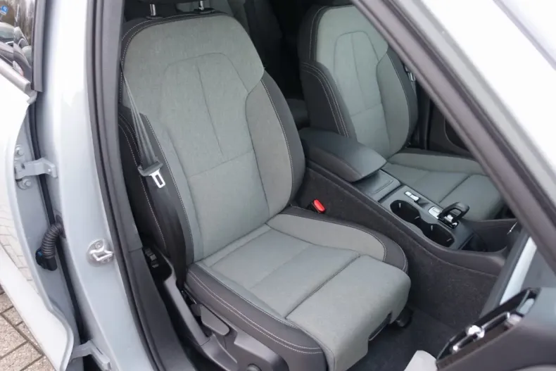 Volvo XC40 din 2025 cu 24.040 km - oferta VOL172782 - foto 8