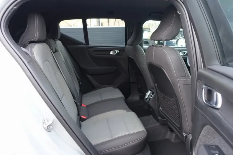 Volvo XC40 din 2025 cu 24.040 km - oferta VOL172782 - foto 9