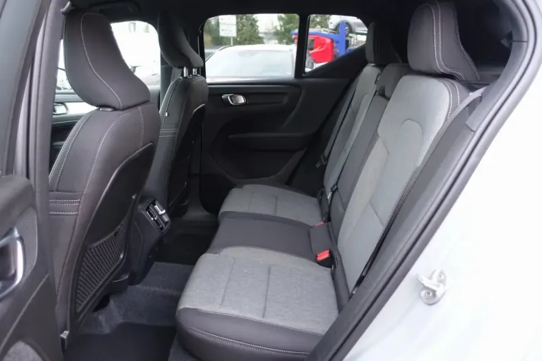 Volvo XC40 din 2025 cu 24.040 km - oferta VOL172782 - foto 10