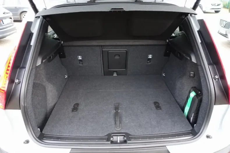 Volvo XC40 din 2025 cu 24.040 km - oferta VOL172782 - foto 25