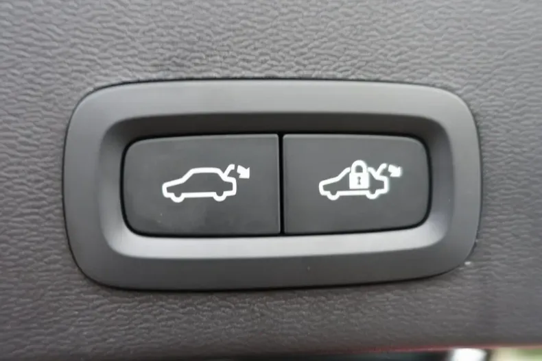 Volvo XC40 din 2025 cu 24.040 km - oferta VOL172782 - foto 26