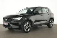 Volvo XC40 din 2023 cu 37.683 km - oferta VOL172784 - foto 1