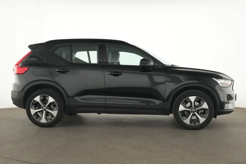 Volvo XC40 din 2023 cu 37.683 km - oferta VOL172784 - foto 4