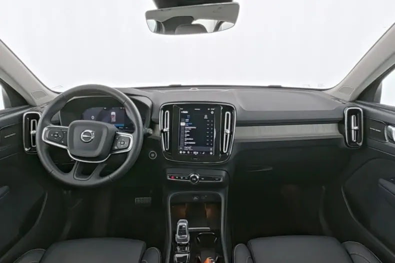 Volvo XC40 din 2023 cu 37.683 km - oferta VOL172784 - foto 14