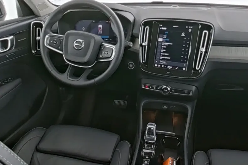 Volvo XC40 din 2023 cu 37.683 km - oferta VOL172784 - foto 15