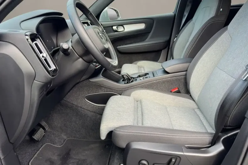 Volvo XC40 din 2025 cu 17.930 km - oferta VOL172786 - foto 6