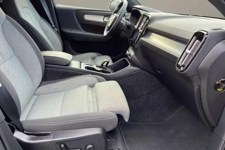 Volvo XC40 din 2025 cu 17.930 km - oferta VOL172786 - foto 12