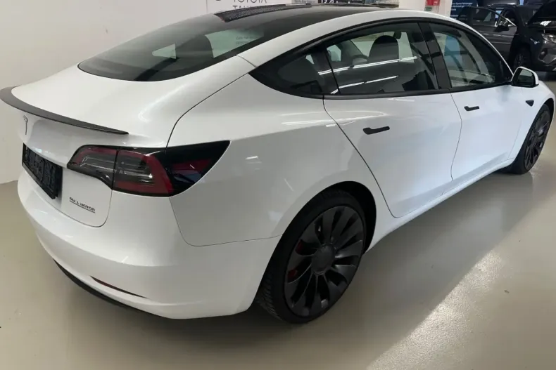 Tesla Model 3 din 2022 cu 29.188 km - oferta TES172796 - foto 4